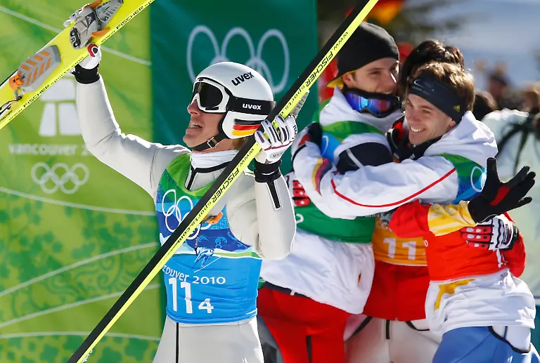 OLY327-OLYMPICS-SKI-JUMPING-0222-11-JPG7006649620814071007