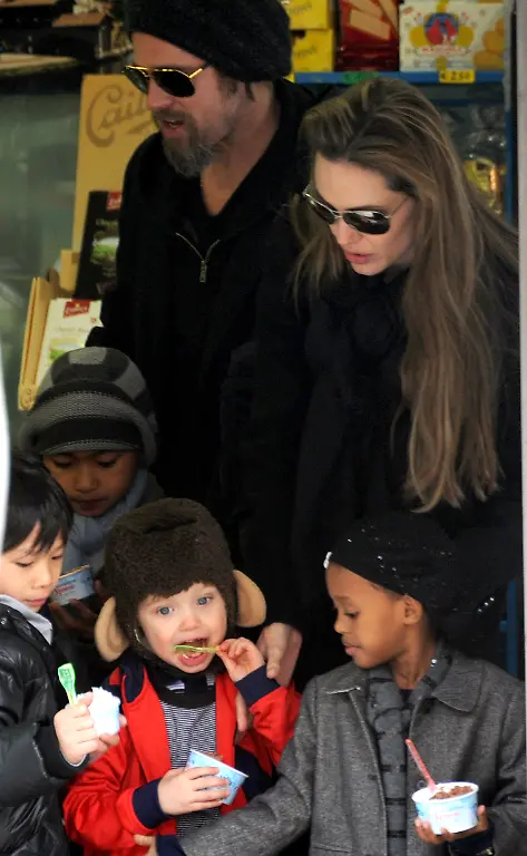 Italy-Jolie-Pitt-VEN105-jpg6384653579414337115