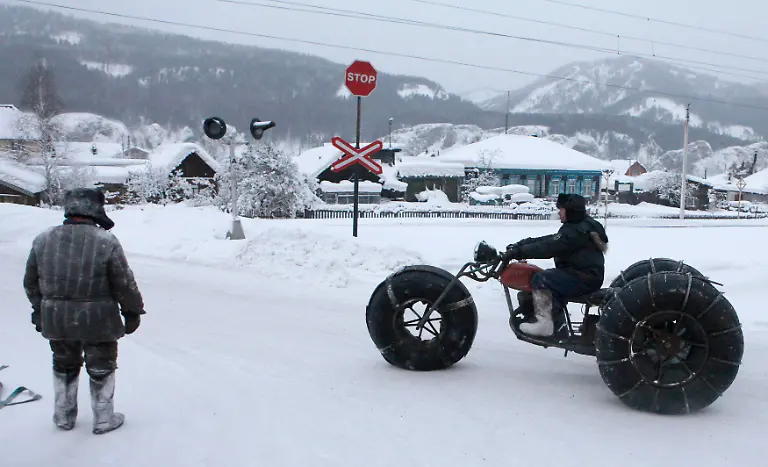 Russland-Schneemobil