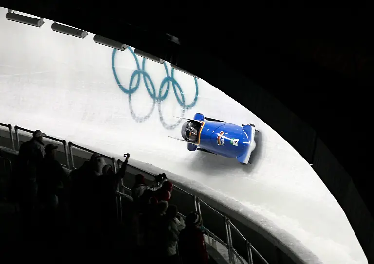 Vancouver-Olympics-Bobsled-OLYBO146-jpg260379837972214668