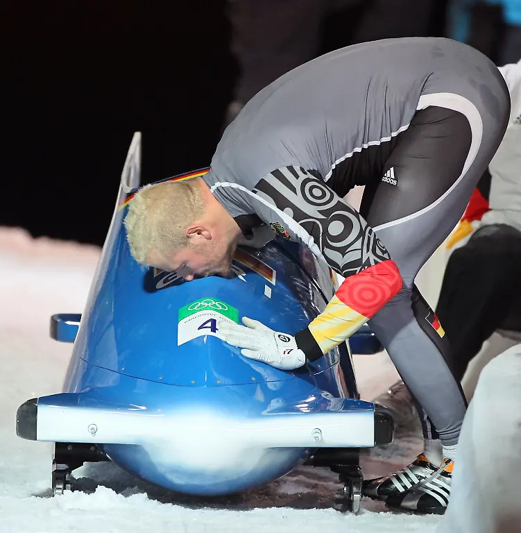 Vancouver-Olympics-Bobsled-OLYBO131-jpg8079114776759193648