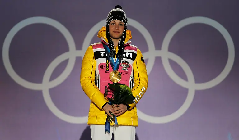 Vancouver-Olympics-Medals-OLYSJ134-jpg5833016255564730106