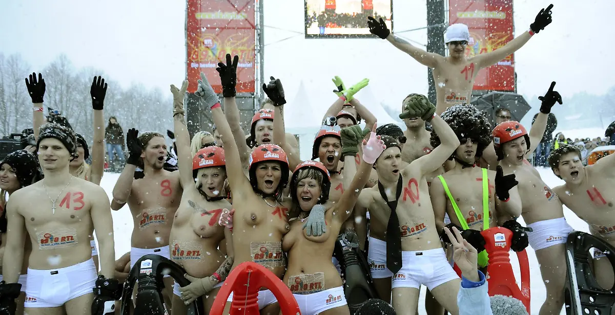 2pdu1949-jpg3426637617699901872