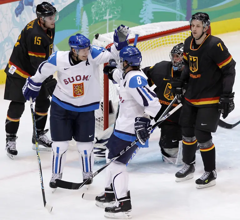 Vancouver-Olympics-Ice-Hockey-OLYMH146-jpg8602339316592325051
