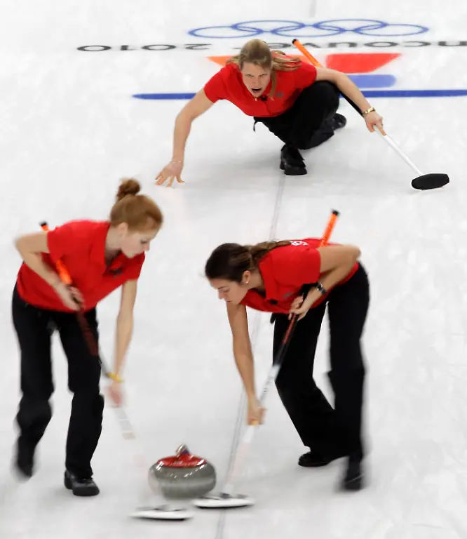 Vancouver-Olympics-Curling-OLYCU123-jpg8930552554633786659