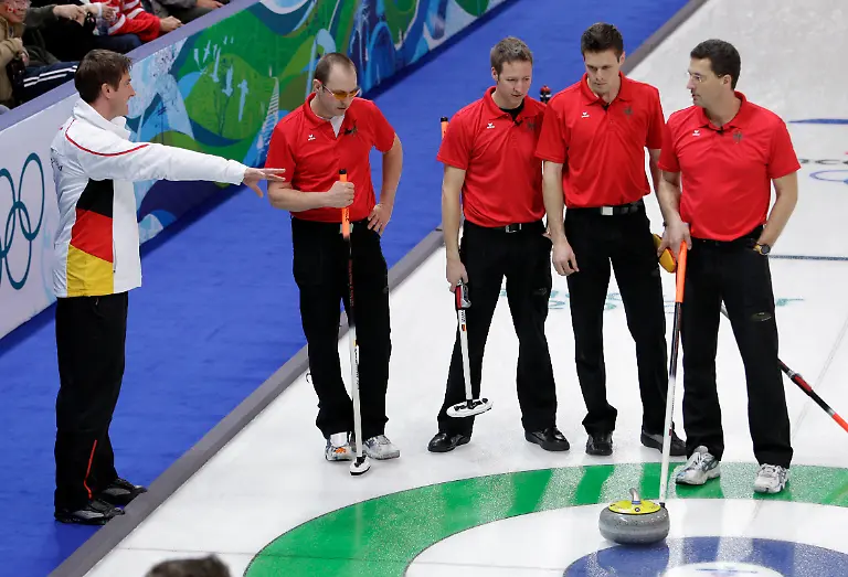 Vancouver-Olympics-Curling-OLYCU143-jpg8733847909650877555
