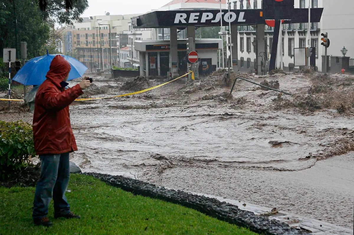 JMR09-PORTUGAL-MADEIRA-FLOODS-0220-11-JPG8224367302388316663