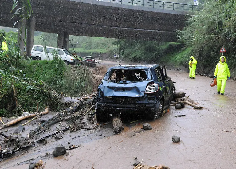 Portugal-Madeira-Floods-XAF107-jpg2319592934565440117