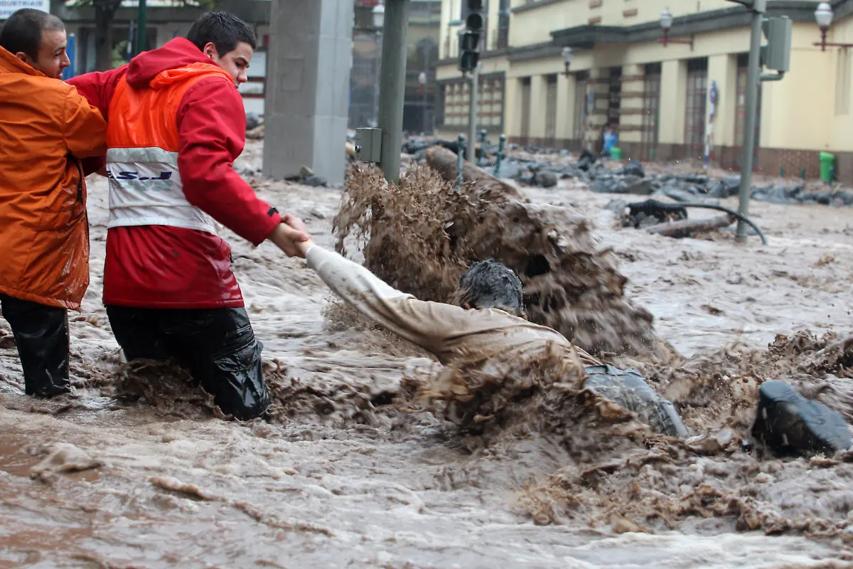 Portugal-Madeira-Floods-XAF108-jpg4677616476354316156