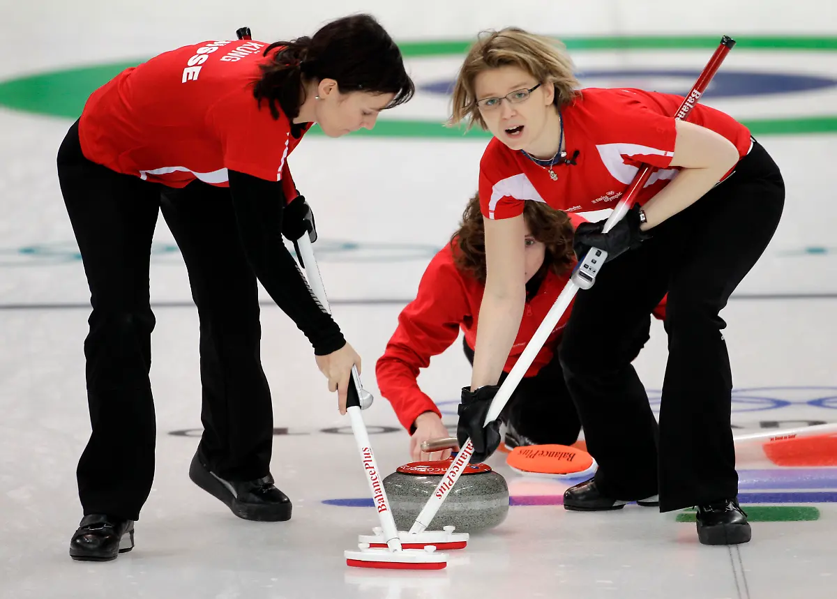 Vancouver-Olympics-Curling-OLYCU131-jpg8460681314214653778