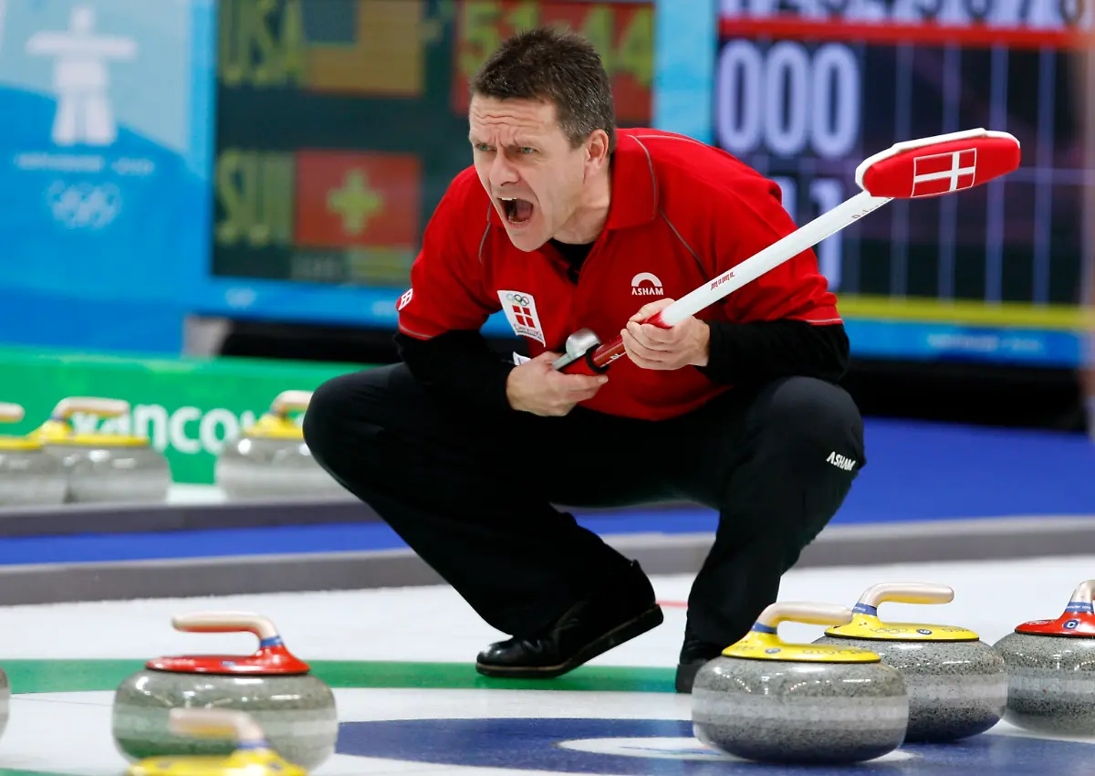 Vancouver-Olympics-Curling-OLYCU132-jpg971344443097188586