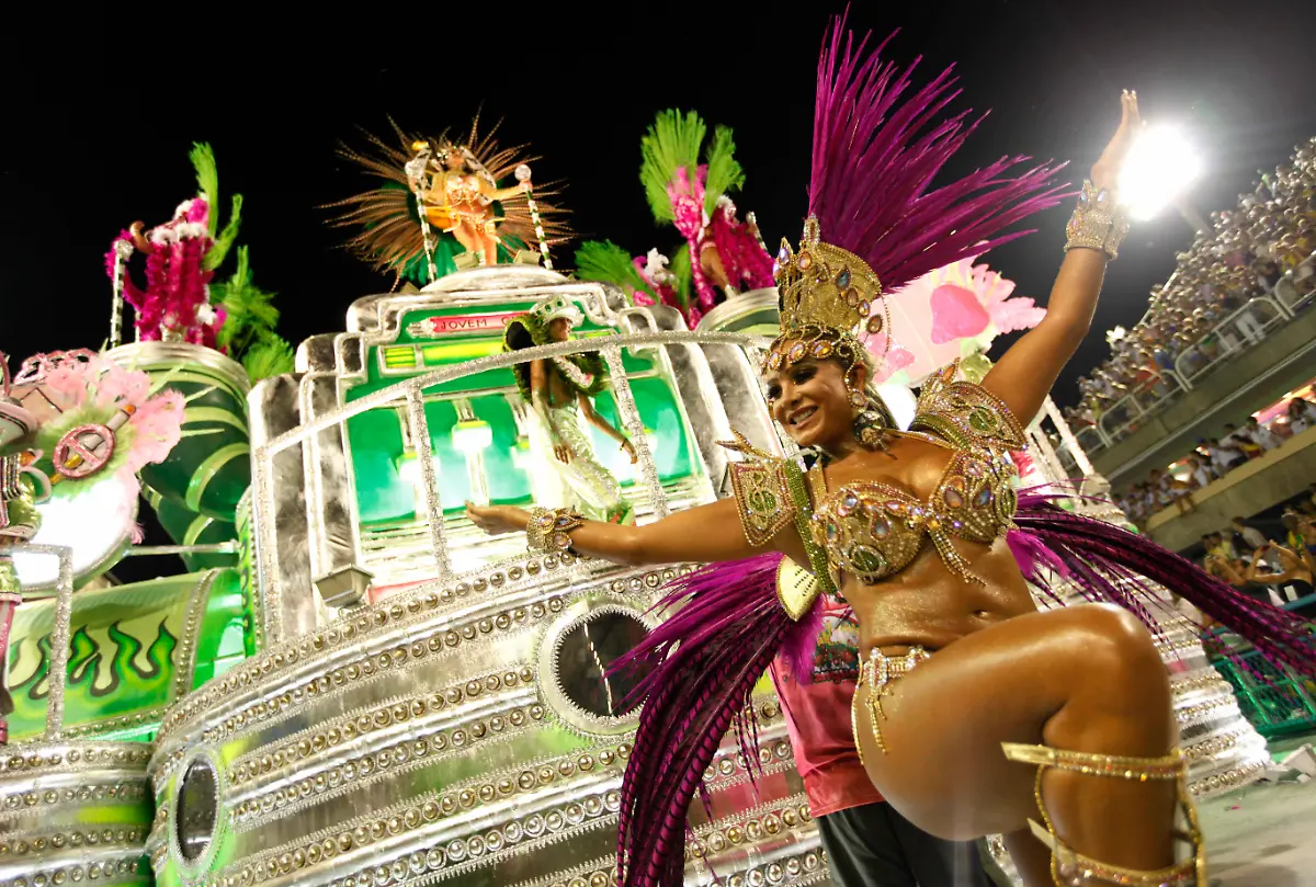 Brazil-Carnival-XSI177-jpg1025812396610028630