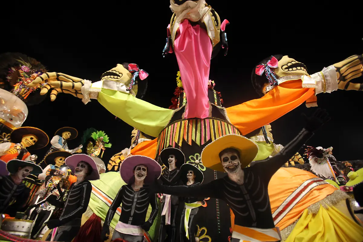 Brazil-Carnival-RIO180-jpg3845008753845020441