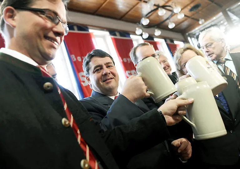 2pbp0018-jpg1450468833507176342