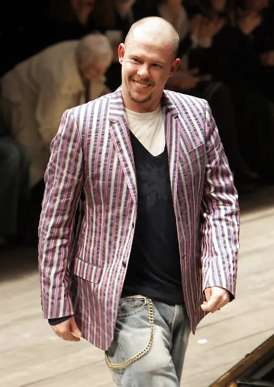 Britain-Obit-McQueen-NYET832-jpg8356441969435568694