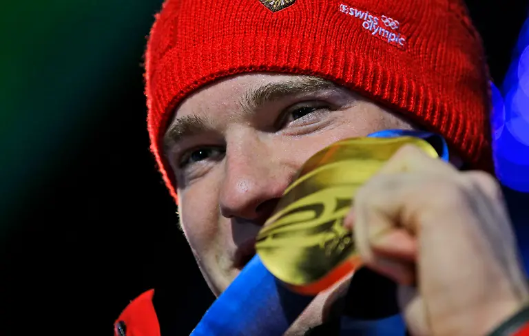 Vancouver-Olympics-Medals-OLYBI136-jpg8330840026091813501