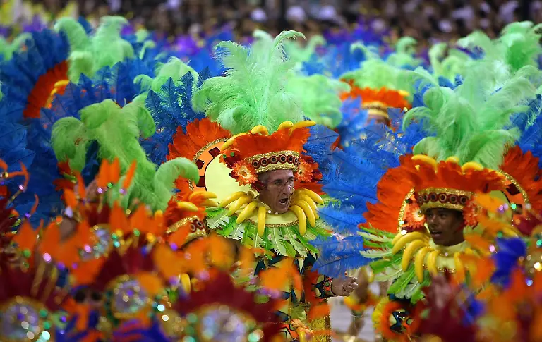 2pav2310-jpg5213211999501941