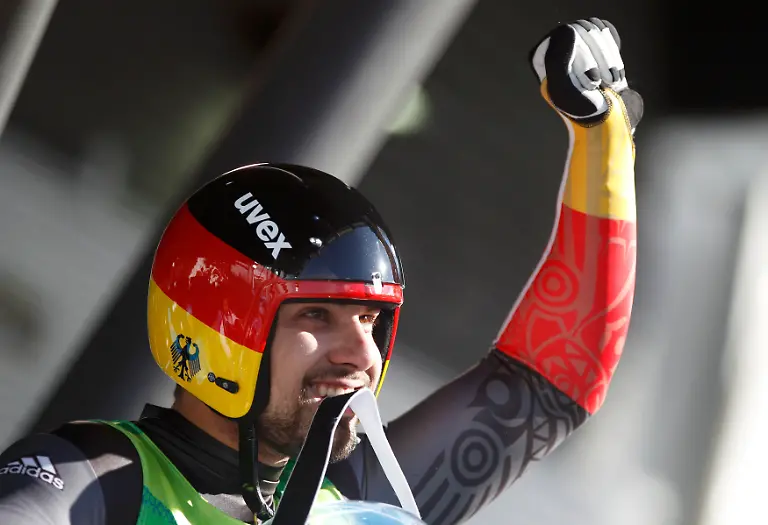 OLY329-OLYMPICS-LUGE-0214-1B-JPG8639587561433914492