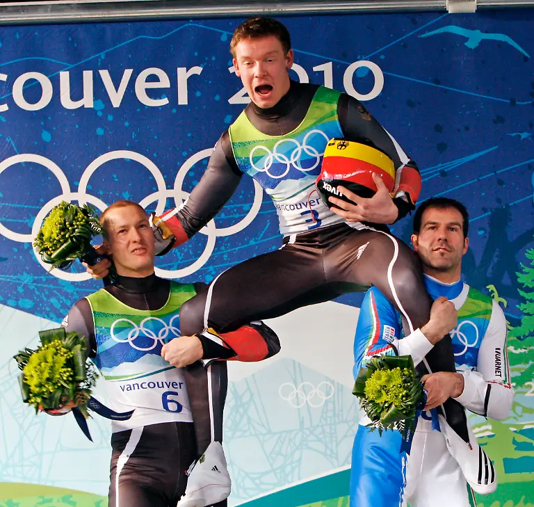Vancouver-Olympics-Luge-OLYBO159-jpg1309477539468647004