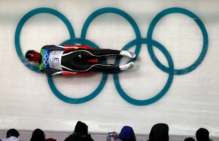 OLY223-OLYMPICS-LUGE-0214-11-JPG3095685239144364242
