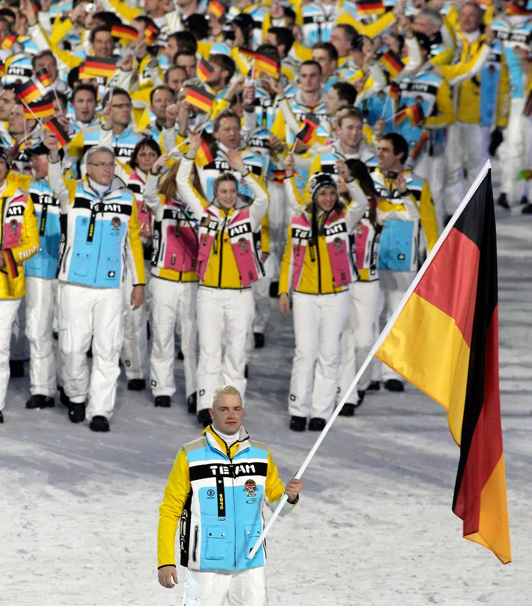 Vancouver-Olympics-Opening-Ceremony-OLYOC339-jpg5709996177694812836