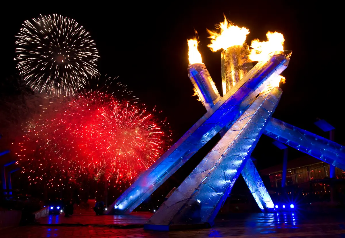 Vancouver-Olympics-Opening-Ceremony-AJW104-jpg2493324798595295563