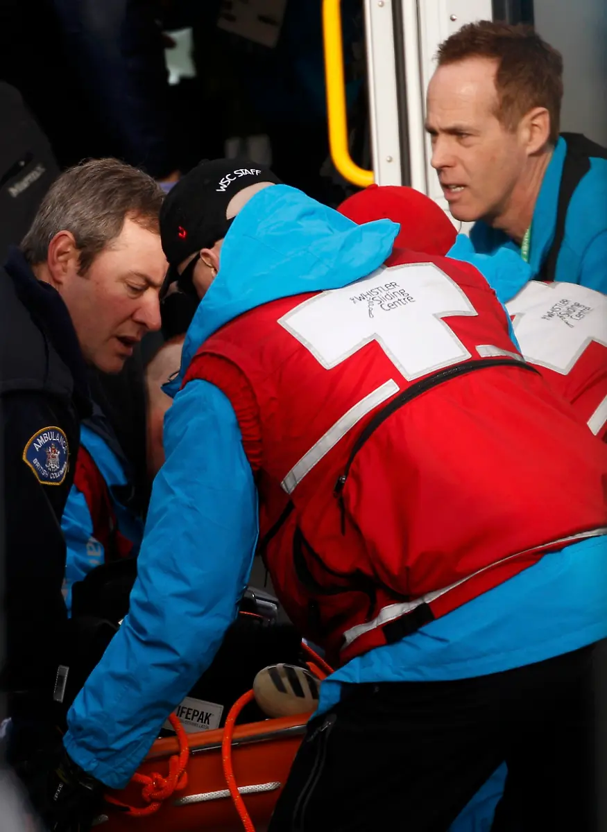 OLY1001-OLYMPICS-LUGE-0212-11-JPG5945097615875575011