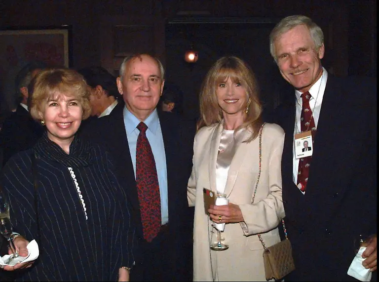 Gorbis-Turner-Fonda-1995