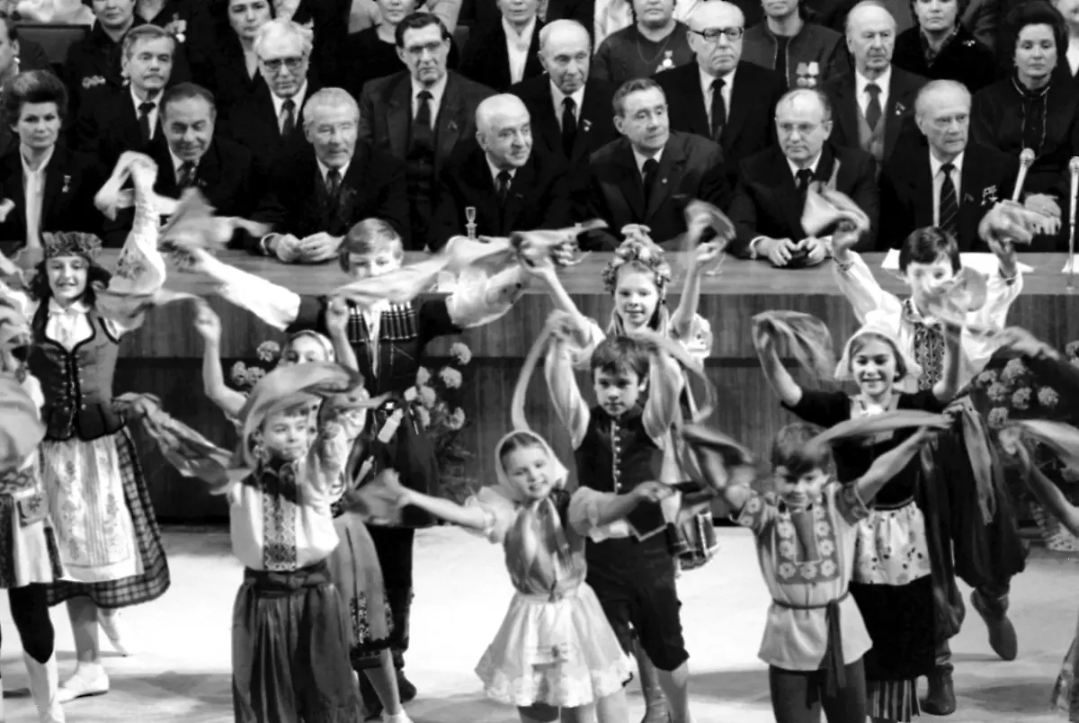 Gorbi-Bolschoi-070385