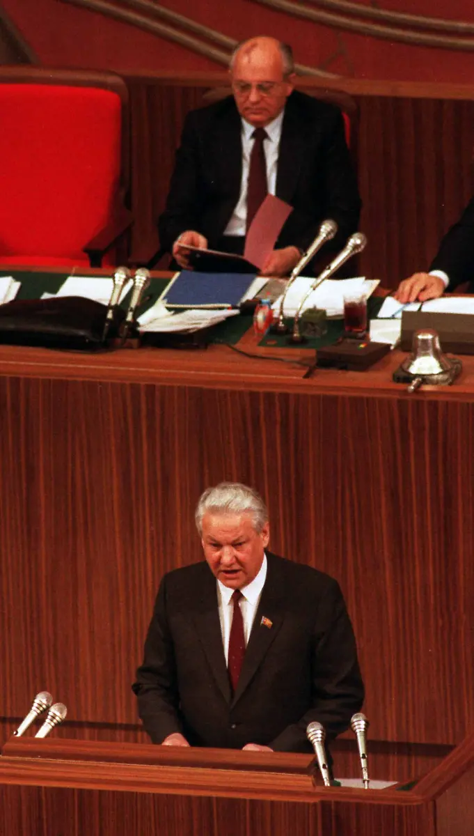 Jelzin-vor-Gorbi-Dezember1990