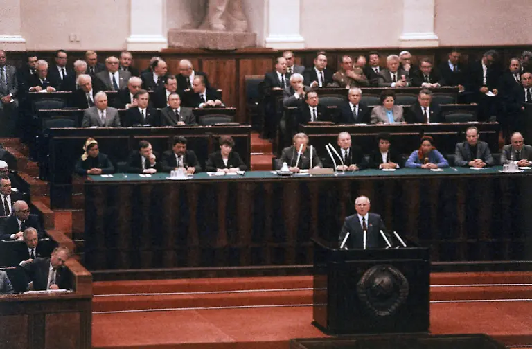 Gorbi-Praesident-011088