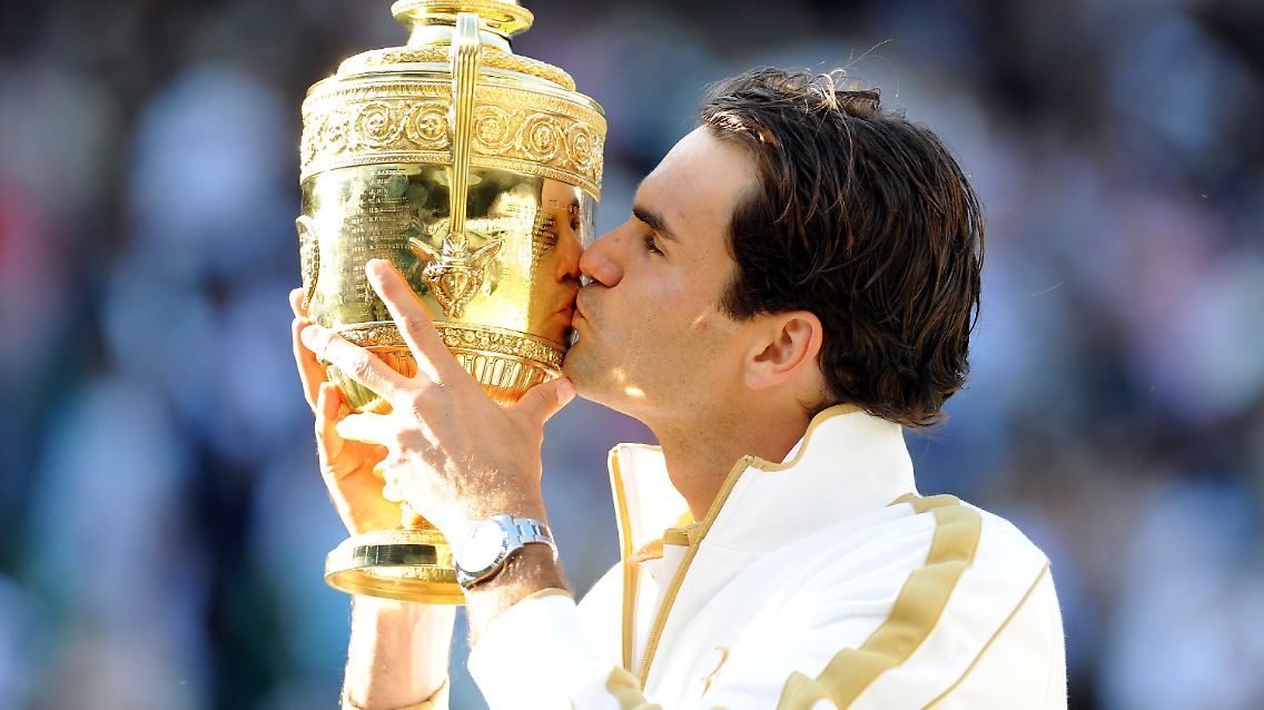 Küss den Cup: Roger Federer.