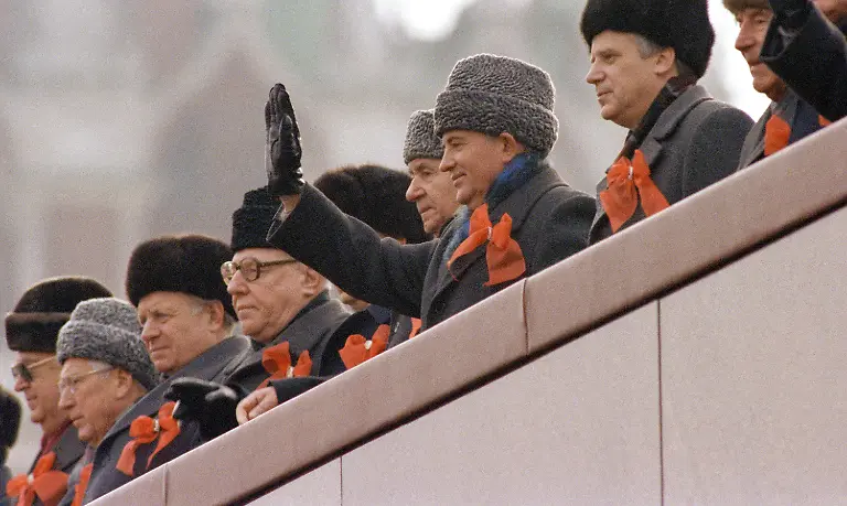 Gorbi-Kremlmauer-071186