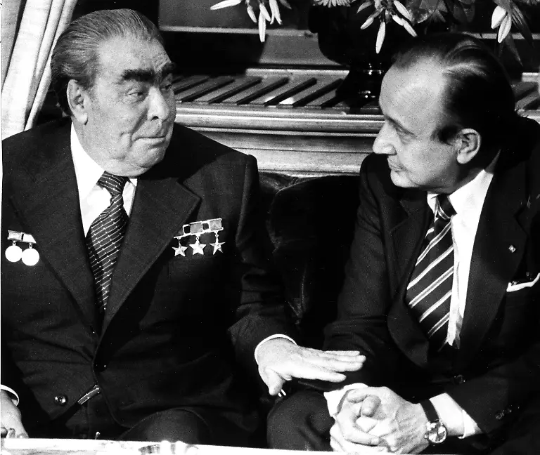 Breschnew-Genscher-050578-Bonn