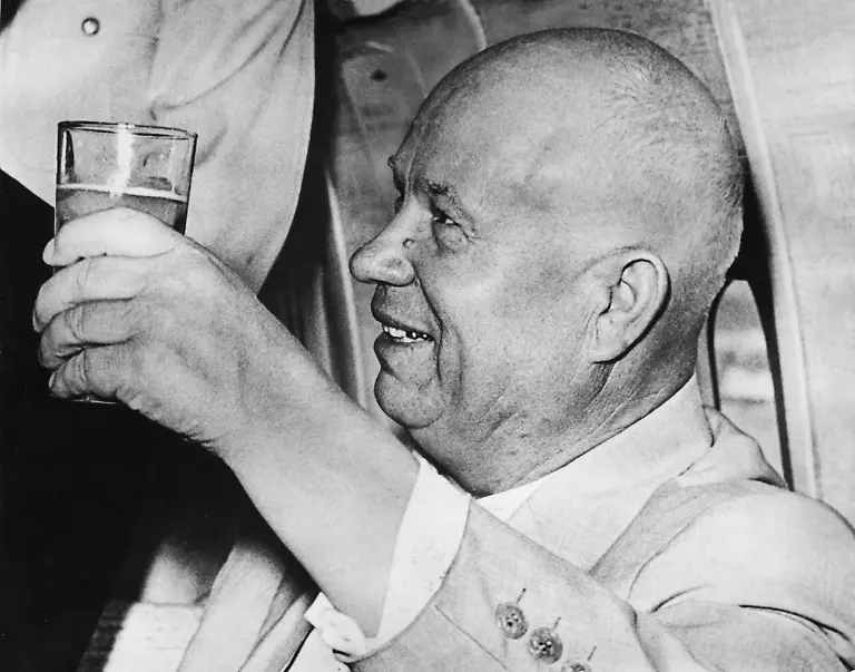 Chruschtschow-mit-Glas