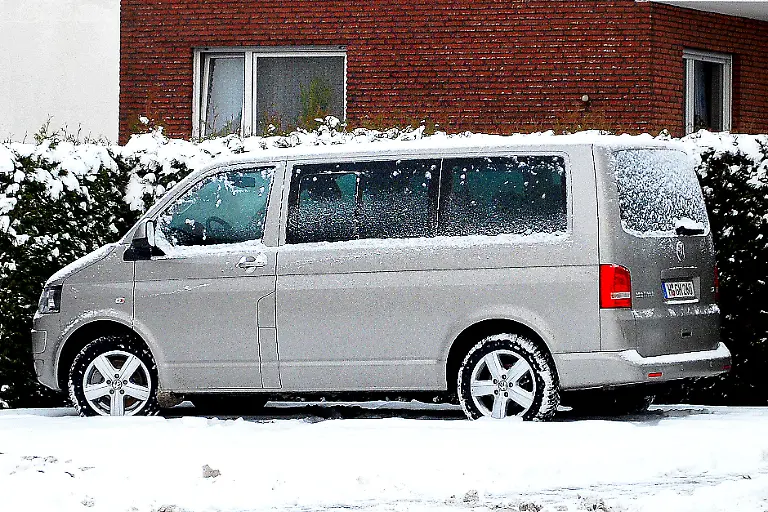 VW-T5-Multivan-2009-12-21-10-12-16