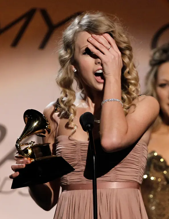 Grammy-Awards-Show-CADC125-jpg8028406454167434185