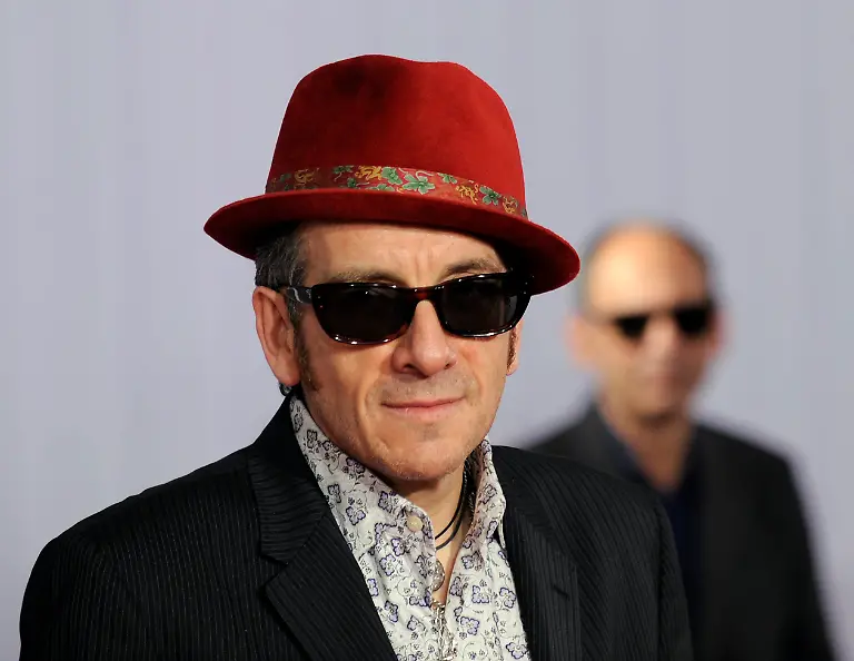 Grammy-Awards-Arrivals-CAKJ115-jpg8360164419423916589