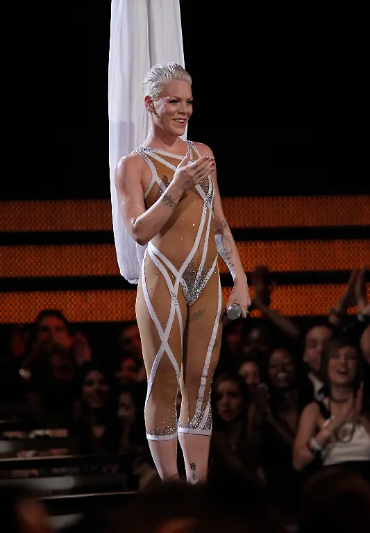 APTOPIX-Grammy-Awards-Show-CADC226-jpg8845260486424440611