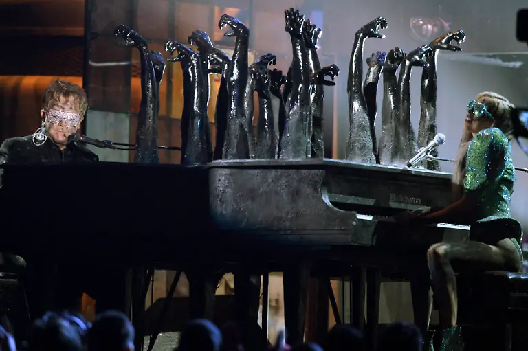 LOA136-GRAMMYS-SHOW-0201-11-JPG7774805388639773772