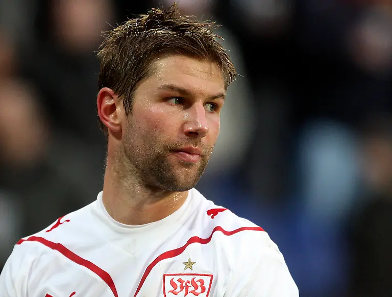 Fussball-Bundesliga-Stuttgart-Hitzlsperger-FRA120-jpg4696098785388204962