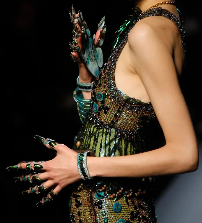 FRANCE-FASHION-PAR132-jpg8910714380855444511