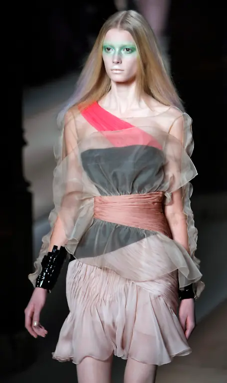 FRANCE-FASHION-DLM117-jpg4881711814291526561