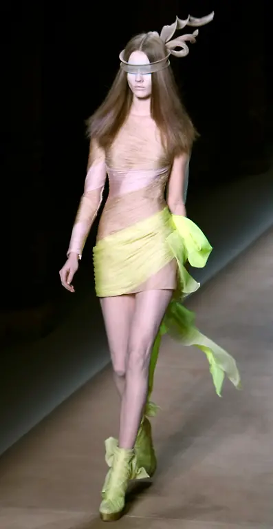 FRANCE-FASHION-DLM116-jpg3548961522029251173