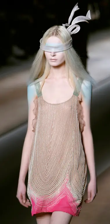 FRANCE-FASHION-DLM115-jpg2192109409234111004