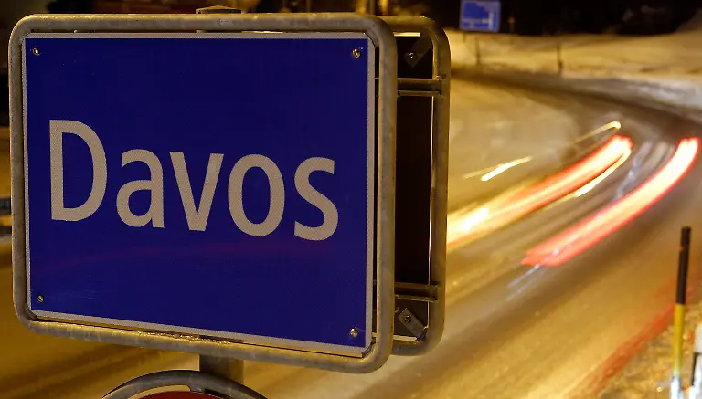 AW404-DAVOS-0127-11-JPG6143636106417474490