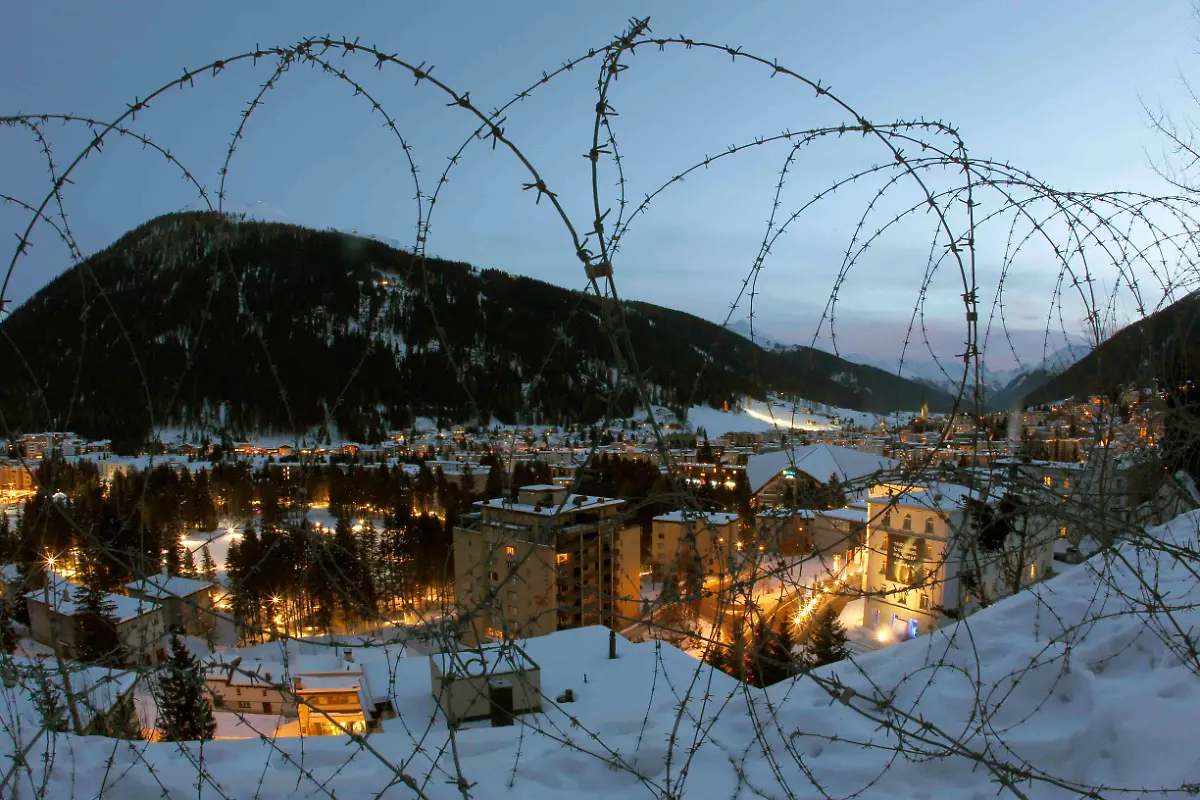 AW405-DAVOS-0127-11-JPG1430915095998969927