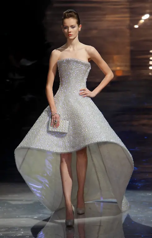 FRANCE-FASHION-XCE116-jpg2042411869548121566