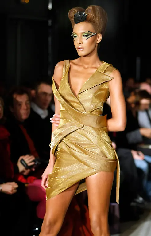 FRANCE-FASHION-DLM104-jpg2597288799159547638