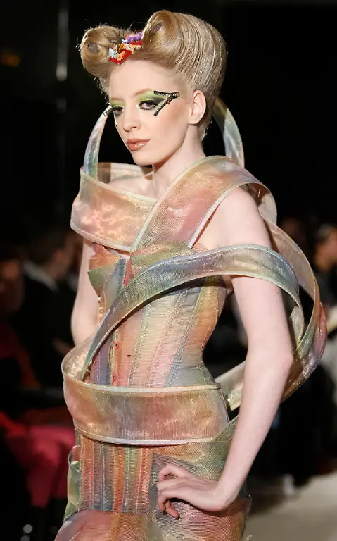 FRANCE-FASHION-DLM111-jpg6547360456866376348